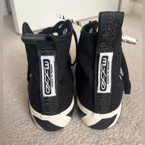 OFF-WHITE Mid Top Vulcanized sneakers sz 39